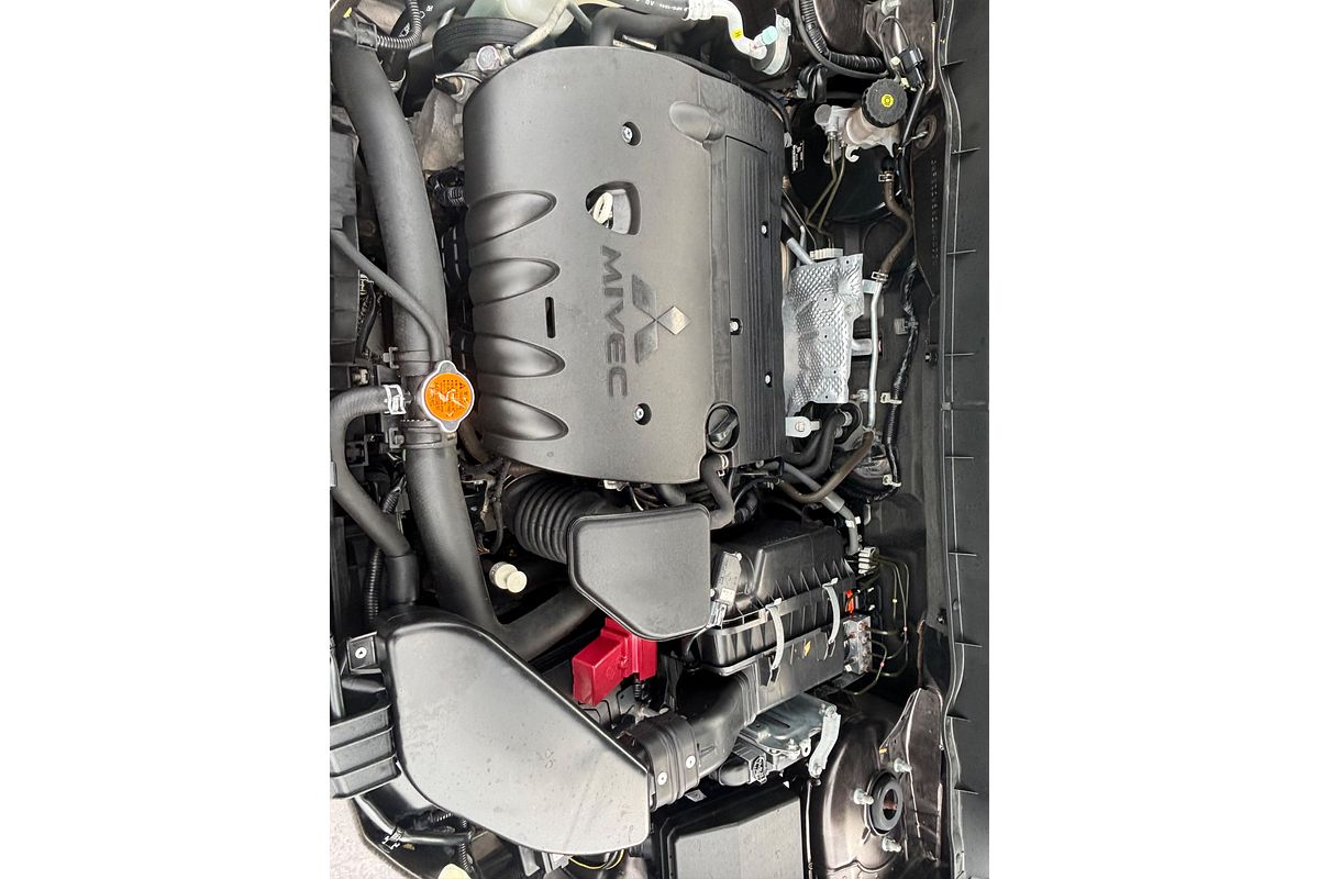 2011 Mitsubishi Outlander LS ZH