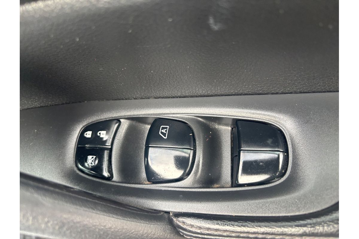 2014 Nissan X-TRAIL ST-L T32