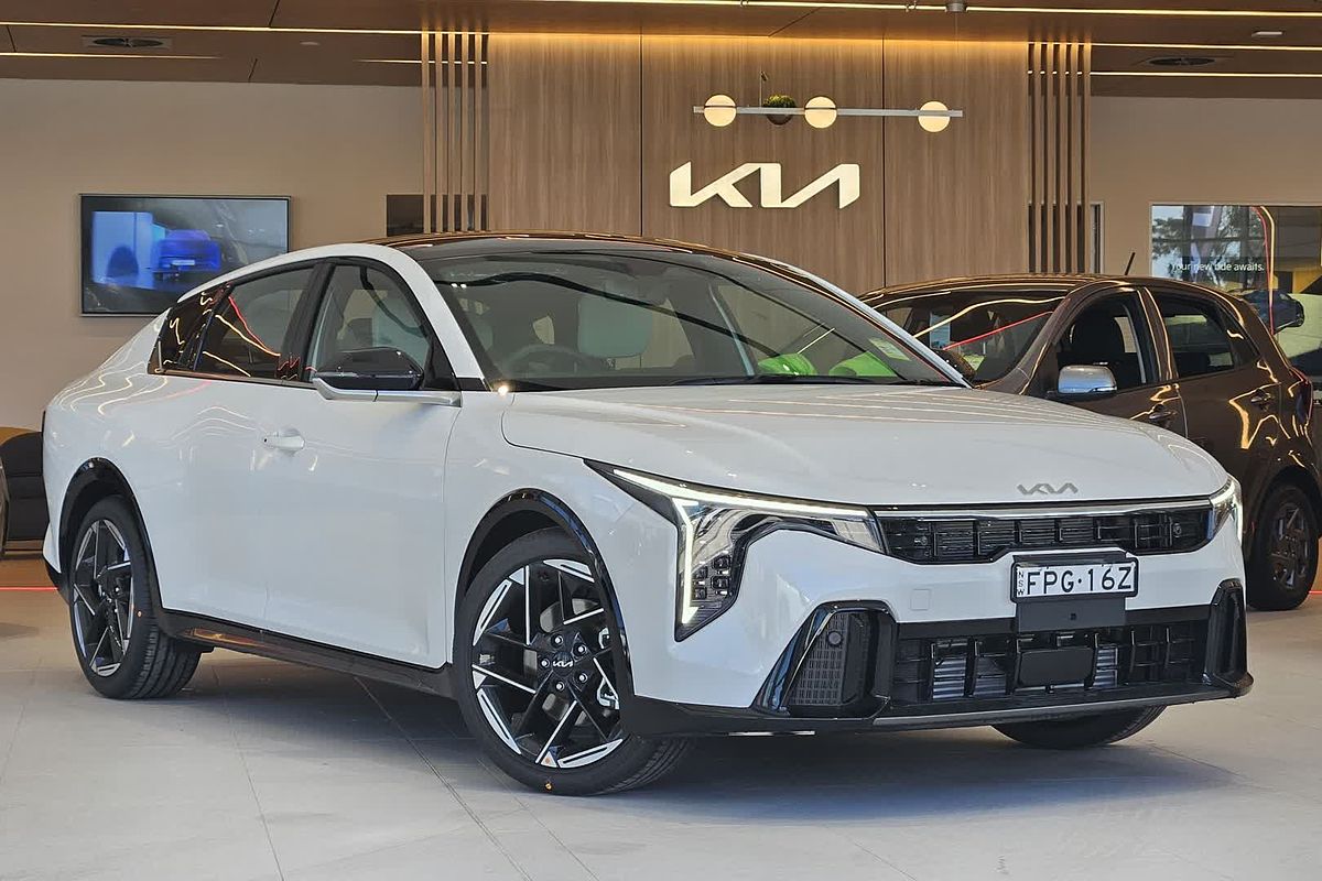 2024 Kia K4 GT-Line CL4m