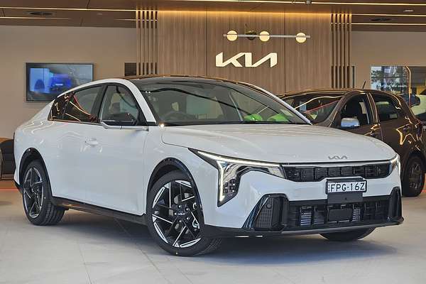 2024 Kia K4 GT-Line CL4m