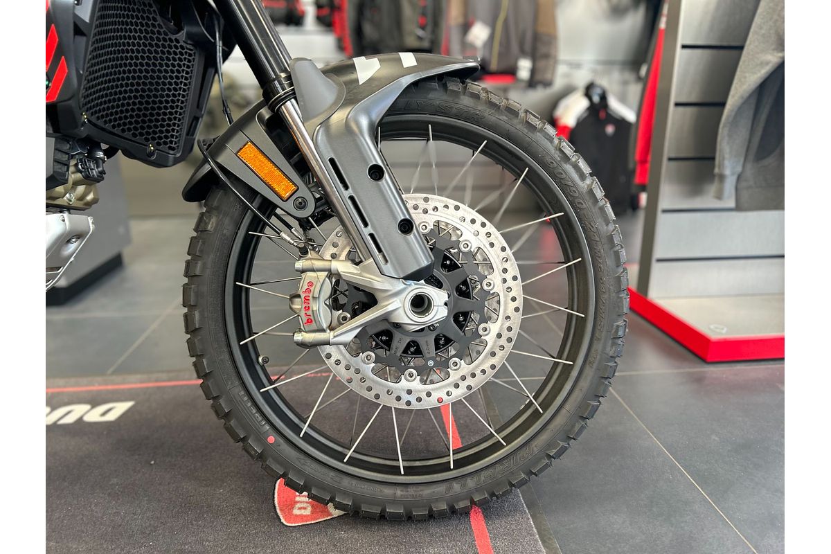 2024 Ducati DESERT X