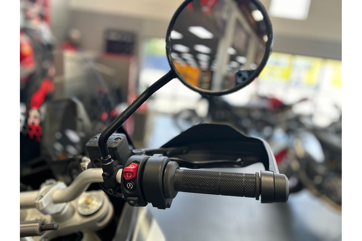 2024 Ducati DESERT X