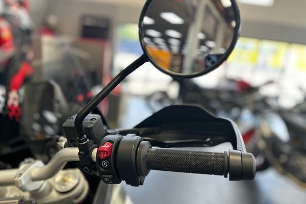 2024 Ducati DESERT X