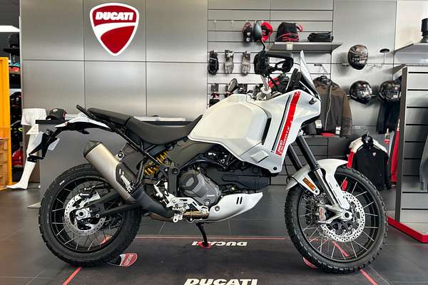 2025 Ducati DESERT X