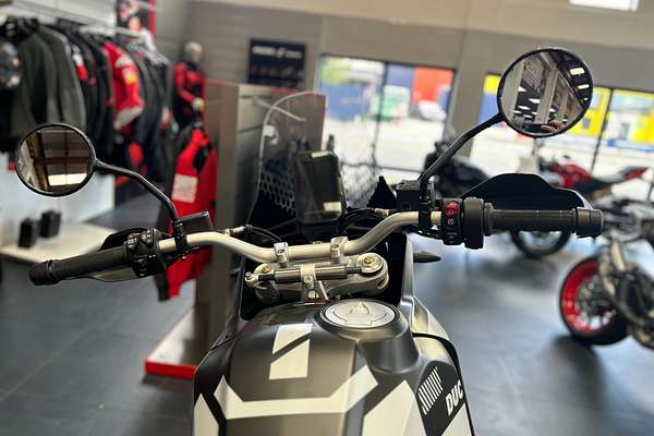 2024 Ducati DESERT X
