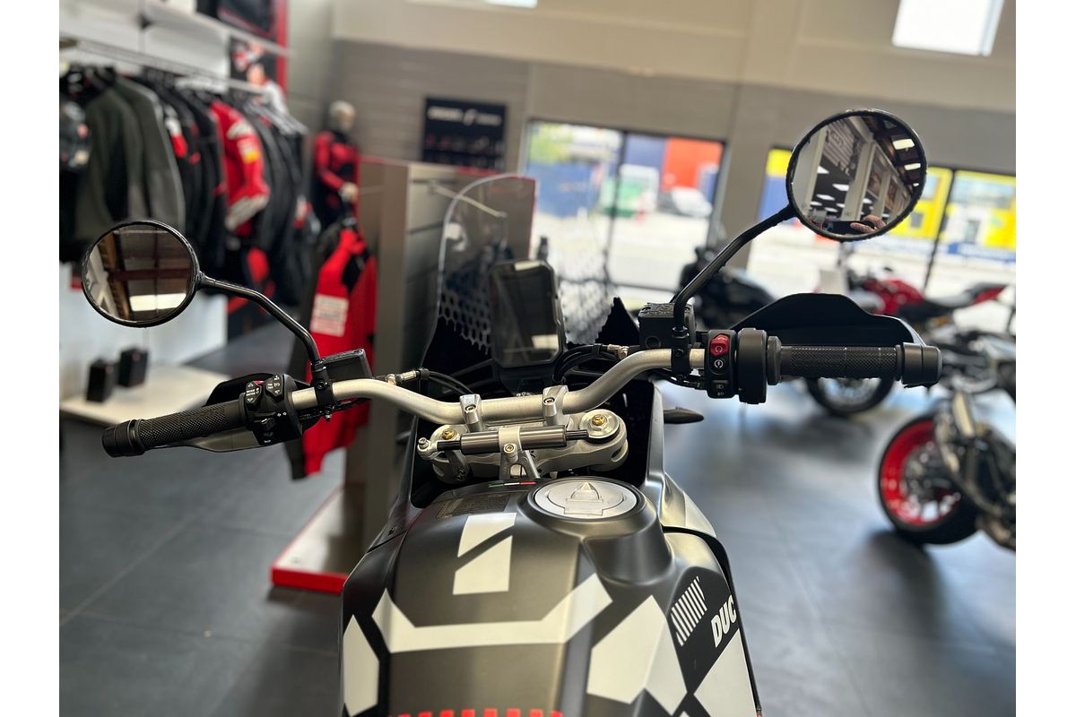 2024 Ducati DESERT X