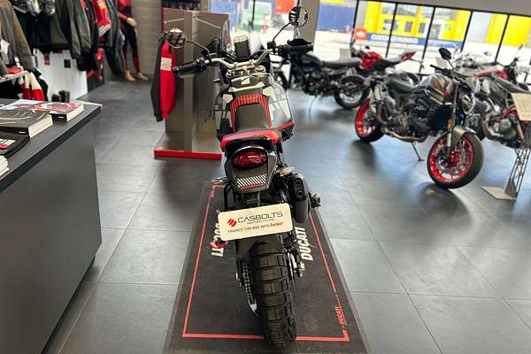 2024 Ducati DESERT X