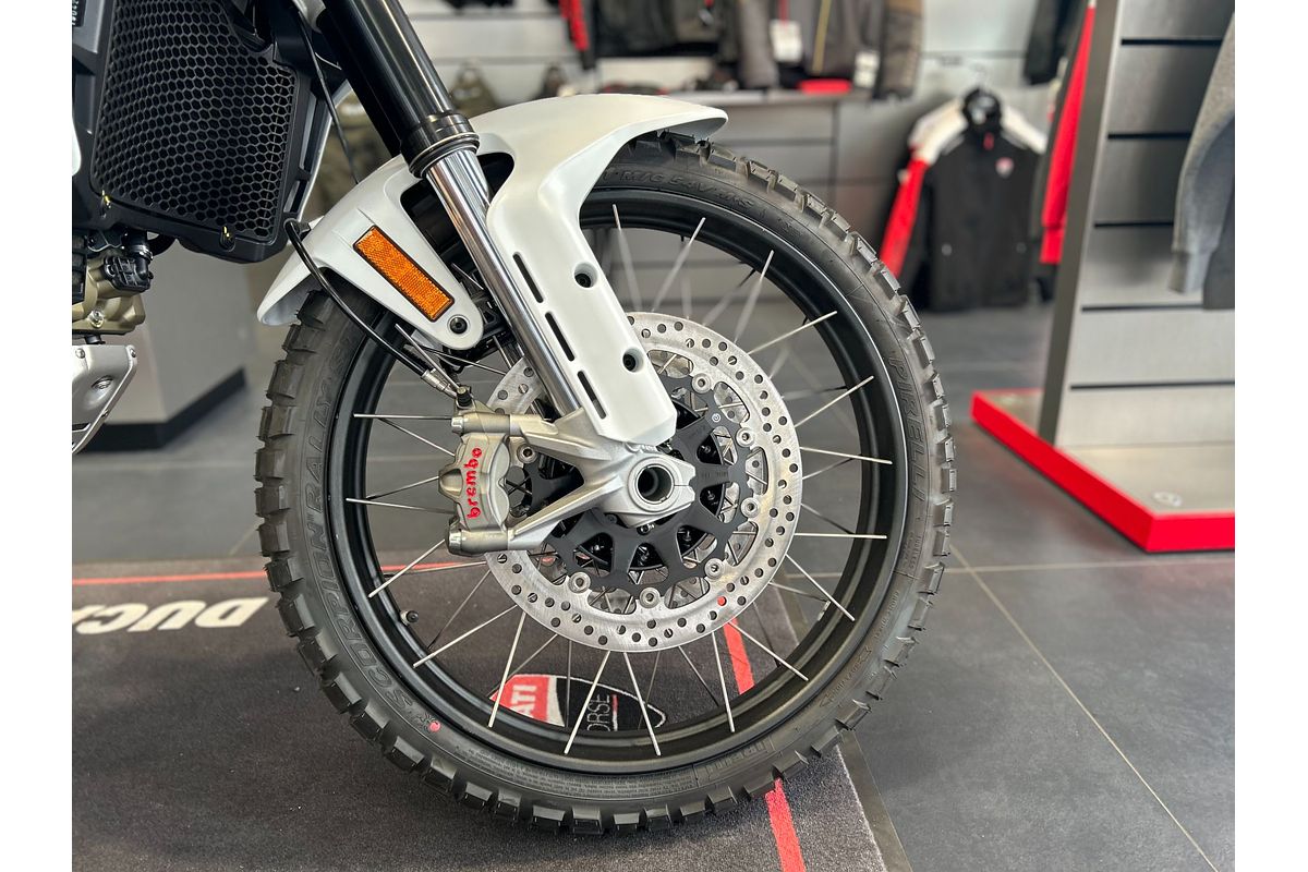 2025 Ducati DESERT X
