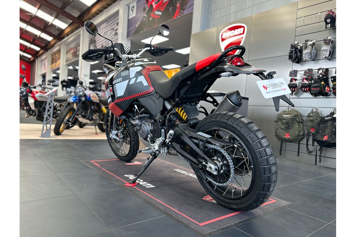 2024 Ducati DESERT X