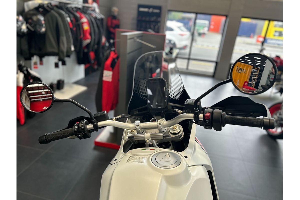 2025 Ducati DESERT X