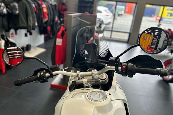 2025 Ducati DESERT X
