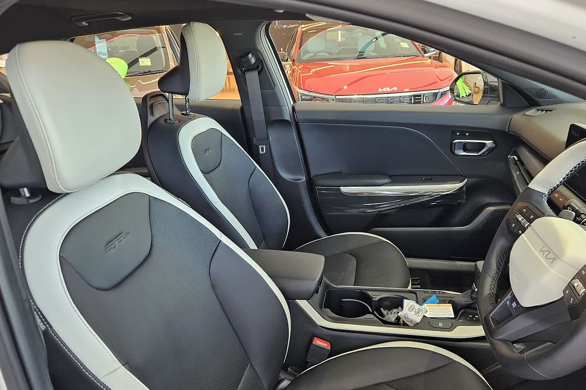 2024 Kia K4 GT-Line CL4m