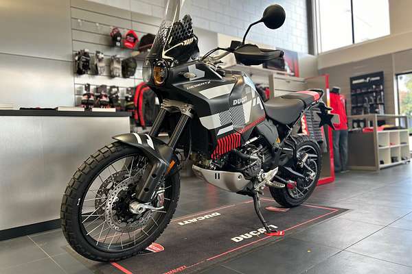 2024 Ducati DESERT X