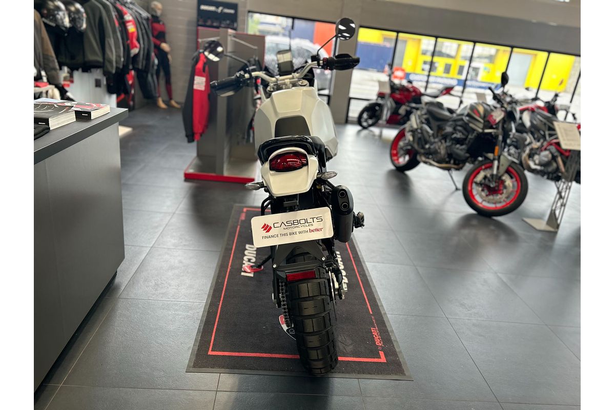 2025 Ducati DESERT X