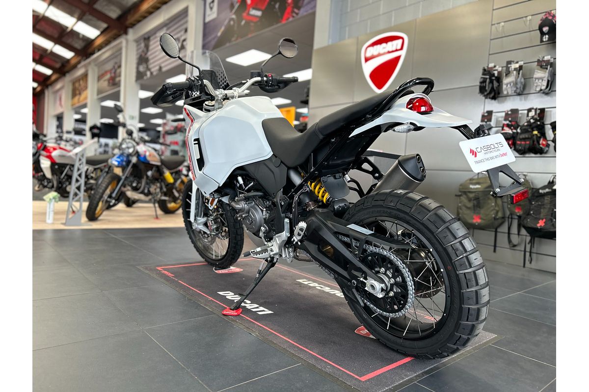 2025 Ducati DESERT X