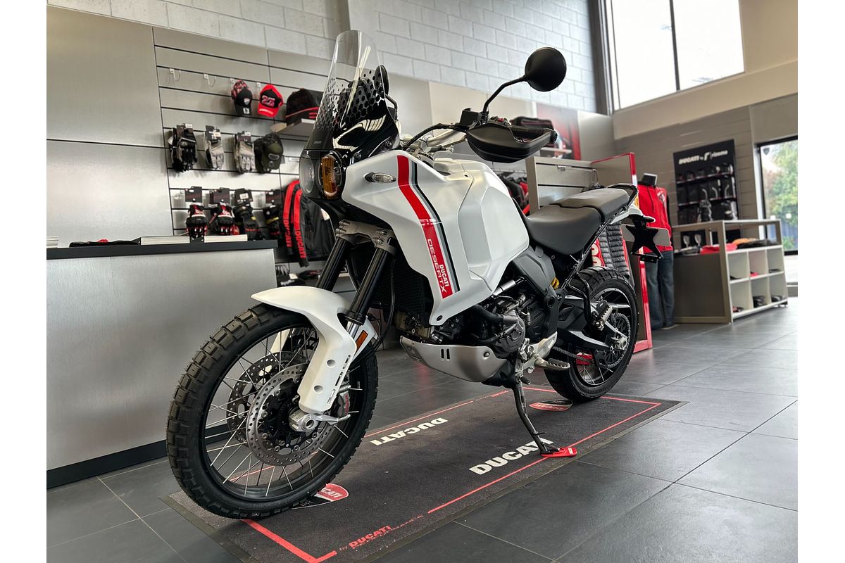2025 Ducati DESERT X
