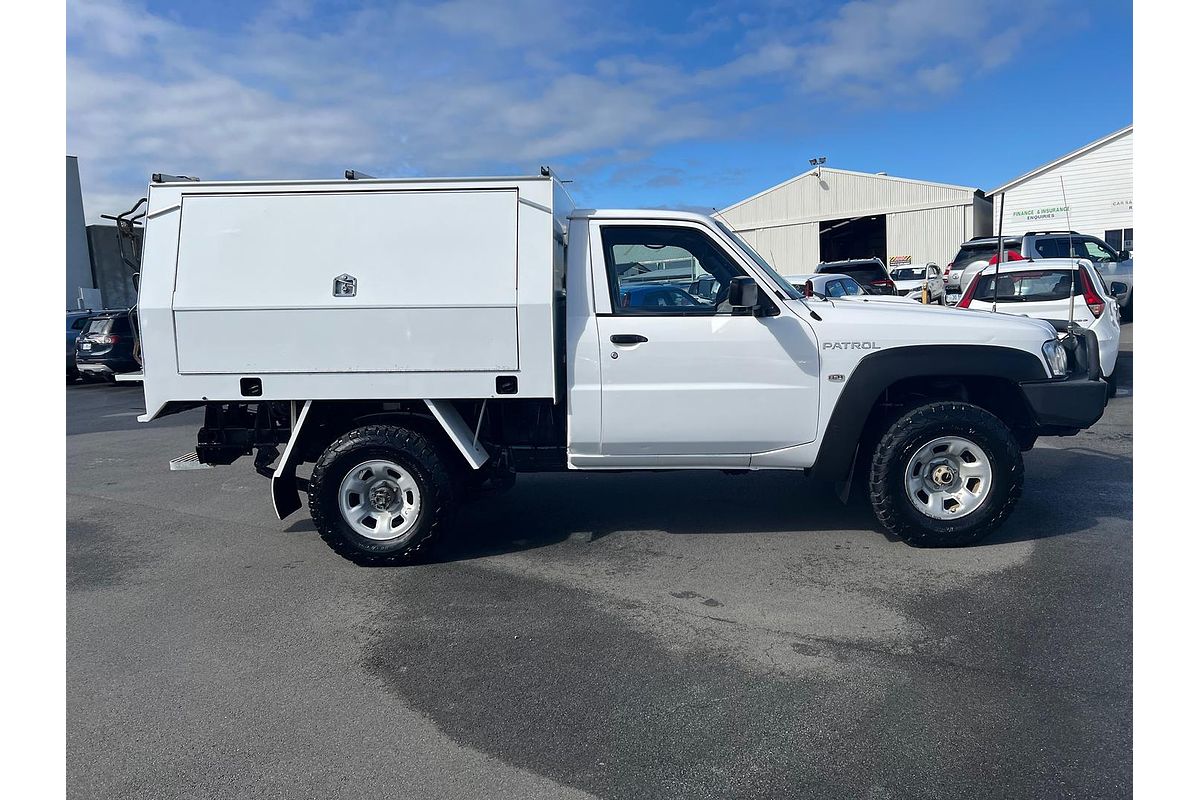 2013 Nissan Patrol ST GU 6 4X4