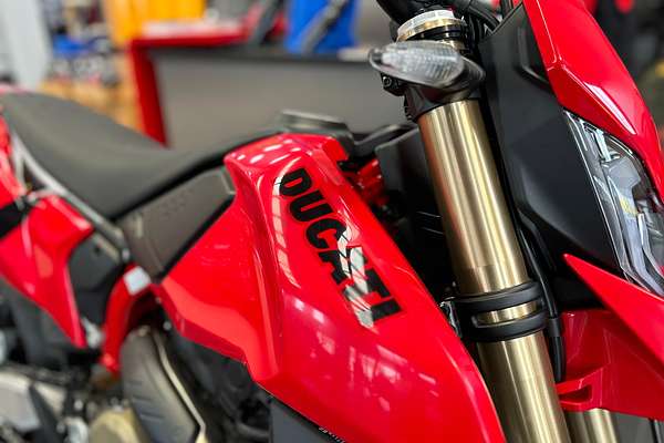 2024 Ducati HYPERMOTARD 698