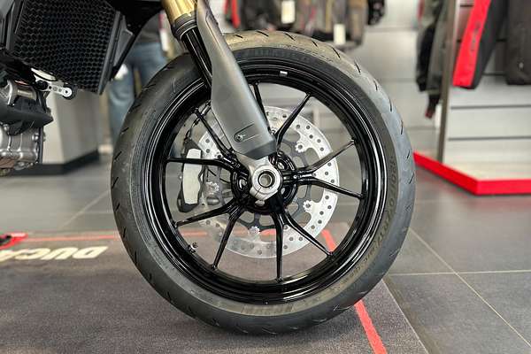 2024 Ducati HYPERMOTARD 698