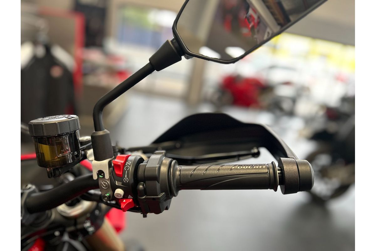 2024 Ducati HYPERMOTARD 698