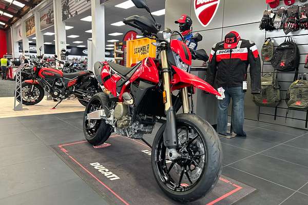 2024 Ducati HYPERMOTARD 698