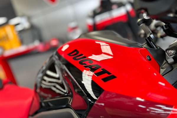 2025 Ducati MONSTER 937 SP