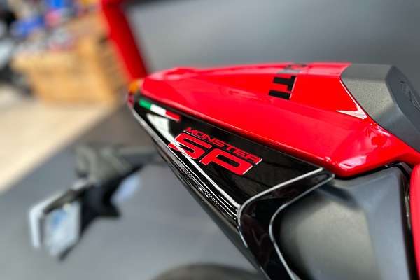 2025 Ducati MONSTER 937 SP