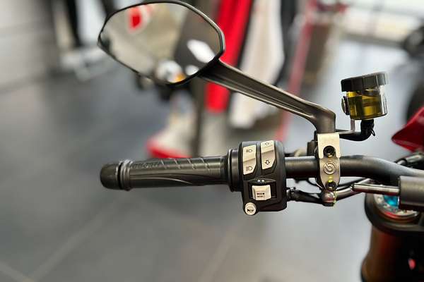 2025 Ducati MONSTER 937 SP