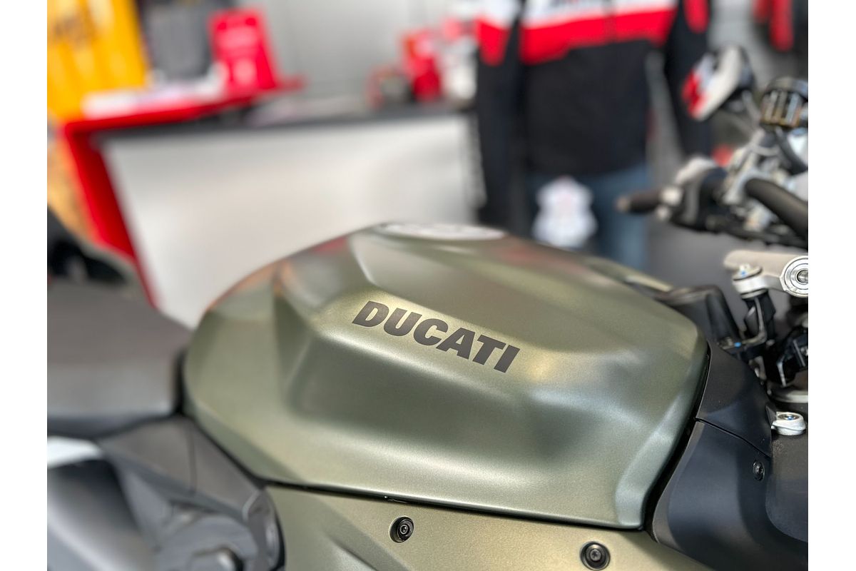 2024 Ducati STREETFIGHTER V2