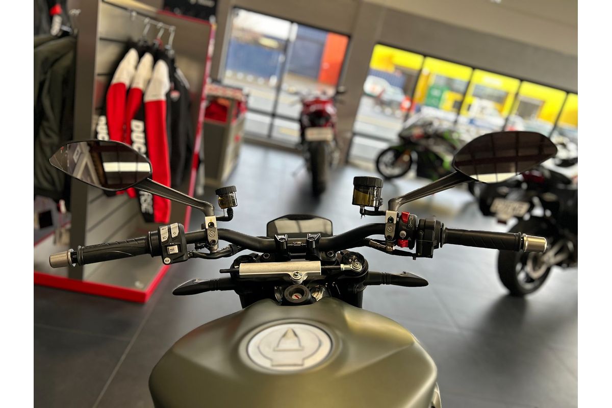 2024 Ducati STREETFIGHTER V2