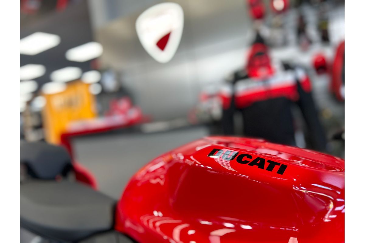 2024 Ducati STREETFIGHTER V2