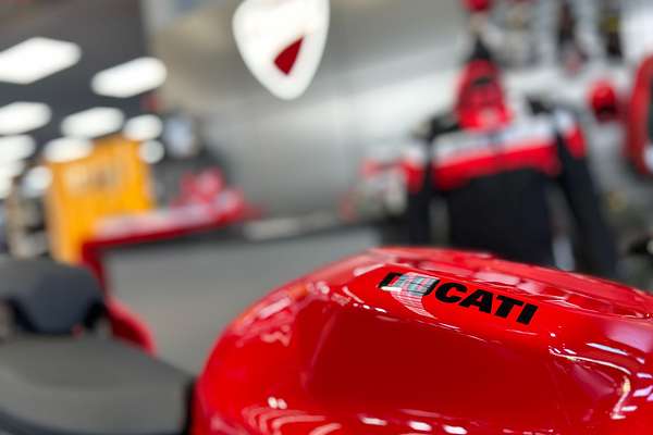 2024 Ducati STREETFIGHTER V2