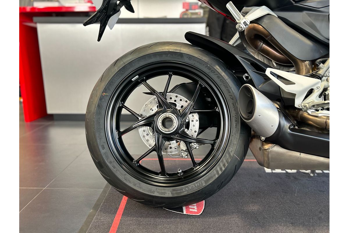 2024 Ducati STREETFIGHTER V2