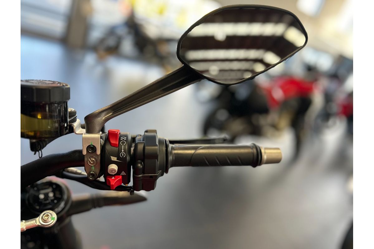 2024 Ducati STREETFIGHTER V2