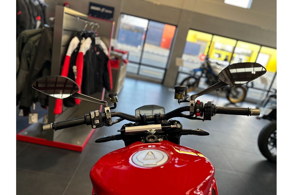 2024 Ducati STREETFIGHTER V2