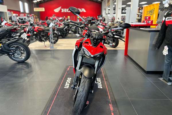 2024 Ducati STREETFIGHTER V2