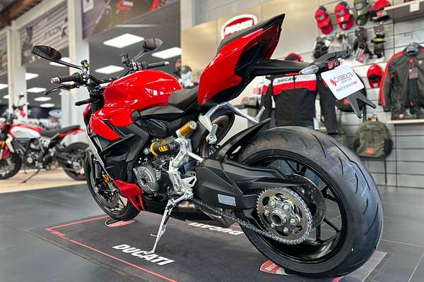 2024 Ducati STREETFIGHTER V2