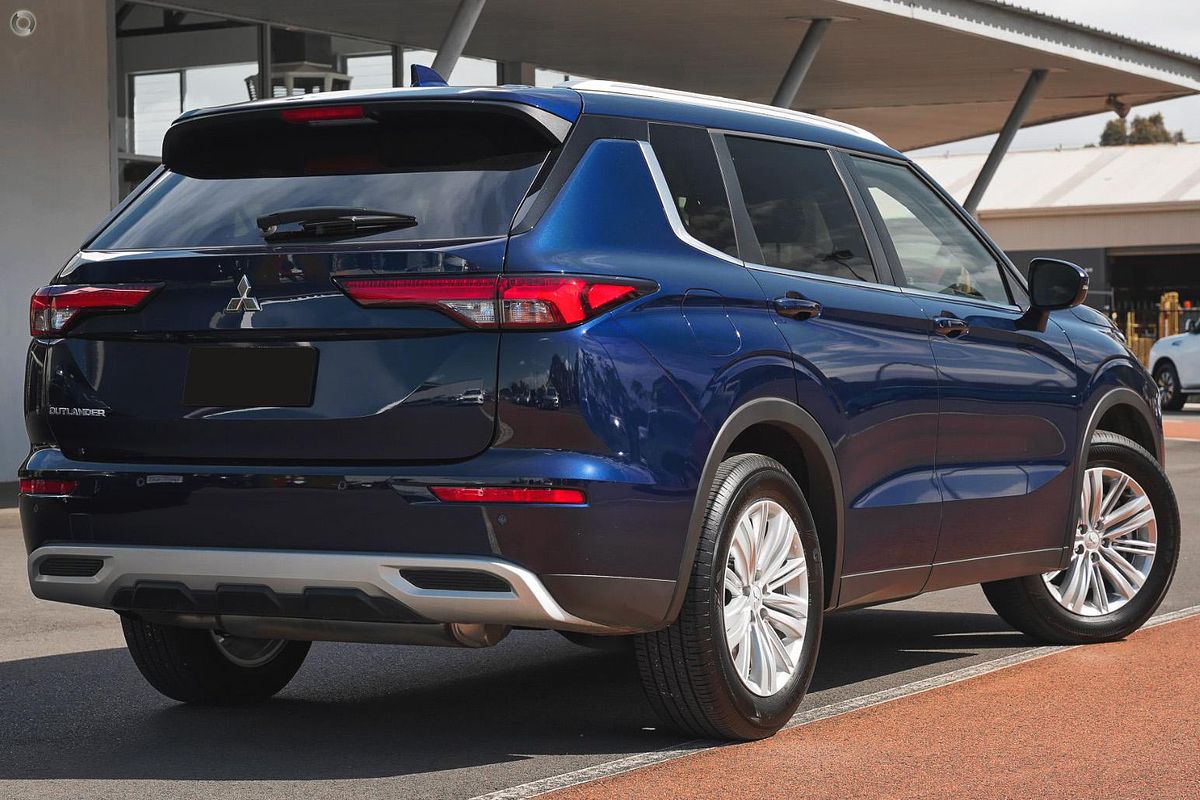 2024 Mitsubishi Outlander LS ZM