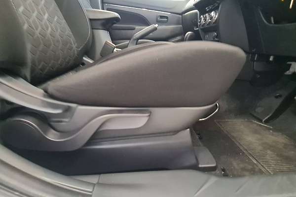 2023 Mitsubishi ASX ES XD