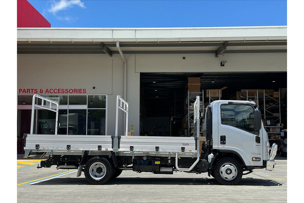 2025 Isuzu N Series NO ADBLUE OR DPD 4x2 MWB