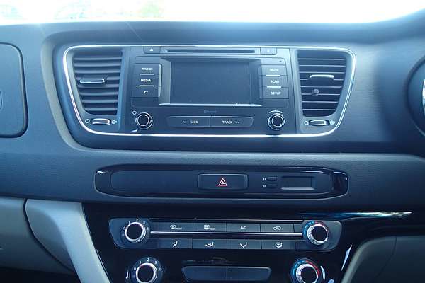 2017 Kia Carnival S YP