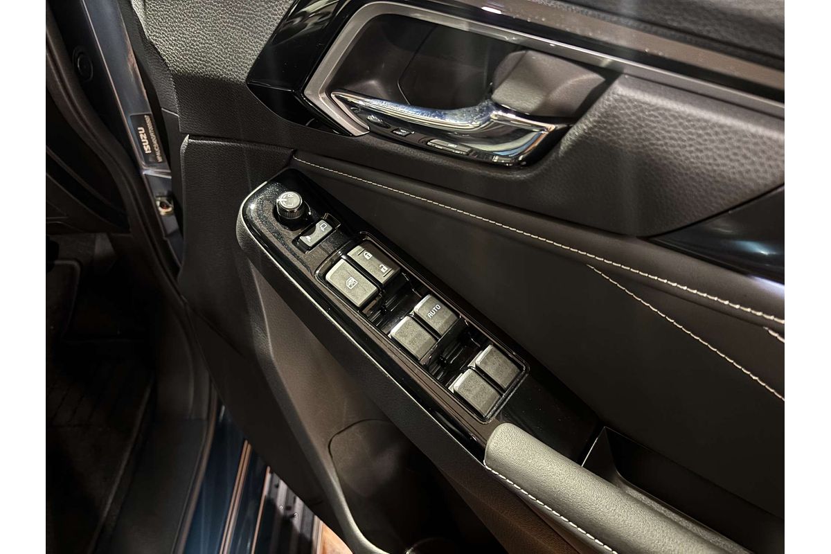 2024 Isuzu MU-X LS-T