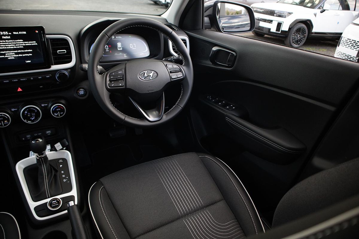 2024 Hyundai Venue Elite QX.V5