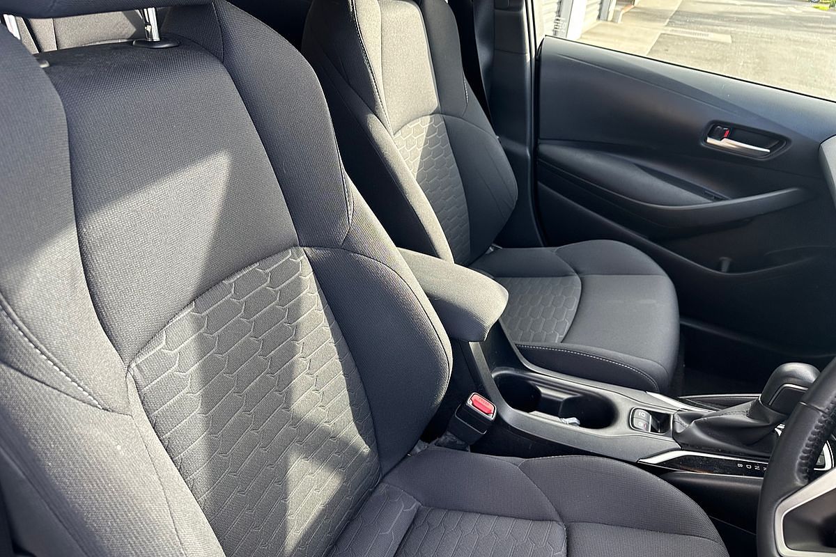 2022 Toyota Corolla SX Hybrid ZWE211R