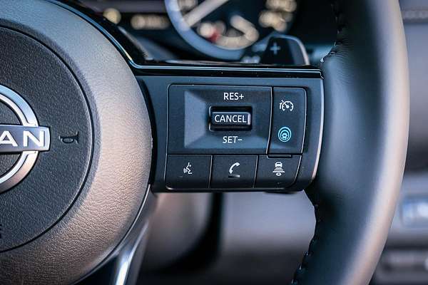 2024 Nissan Pathfinder ST-L R53