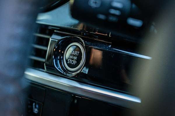 2024 Nissan Pathfinder ST-L R53