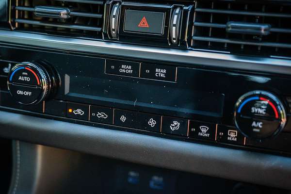 2024 Nissan Pathfinder ST-L R53