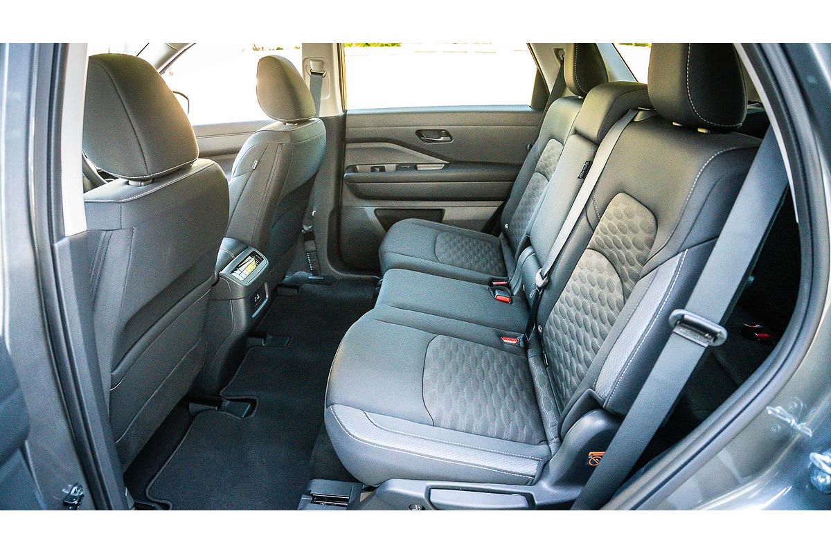 2024 Nissan Pathfinder ST-L R53