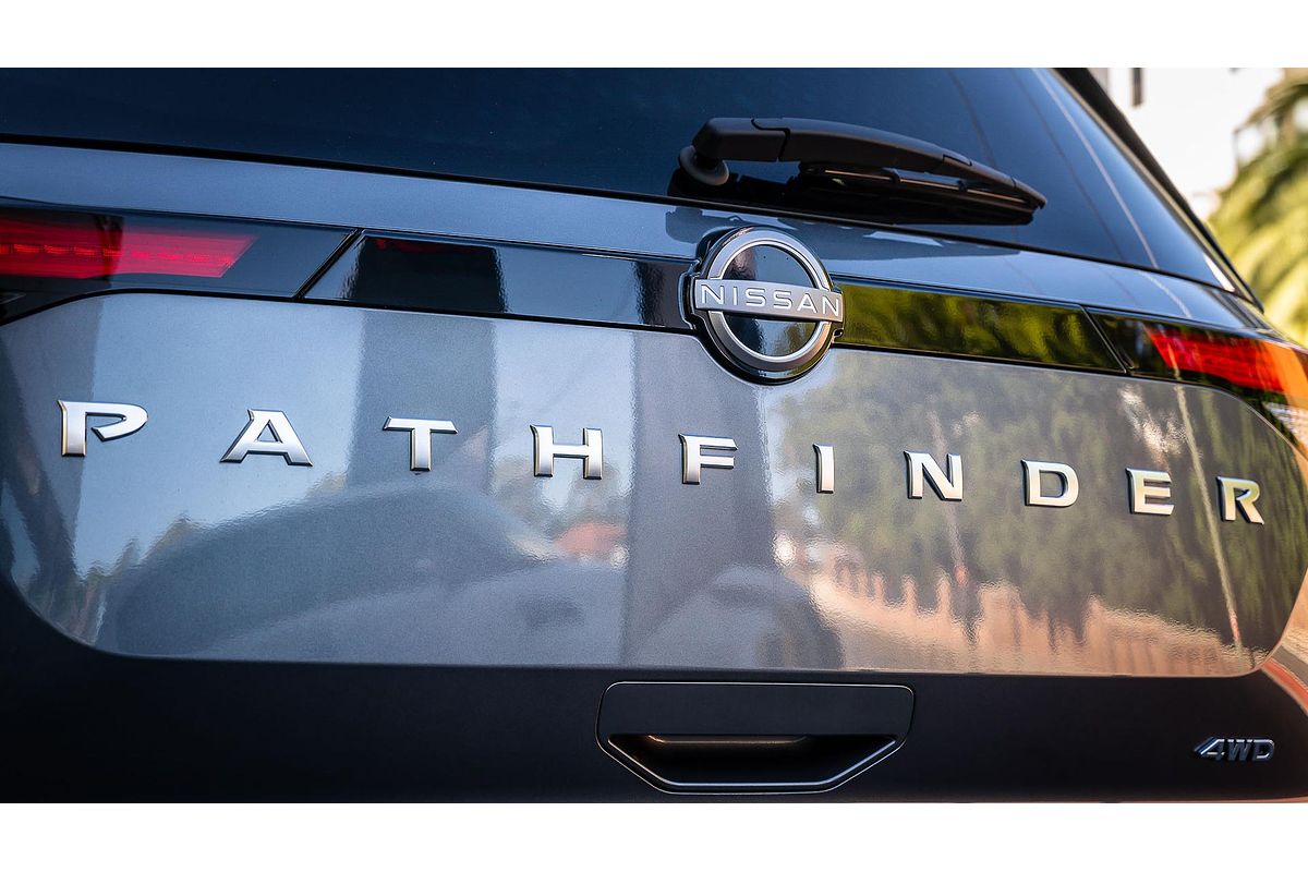 2024 Nissan Pathfinder ST-L R53