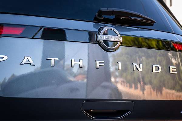 2024 Nissan Pathfinder ST-L R53
